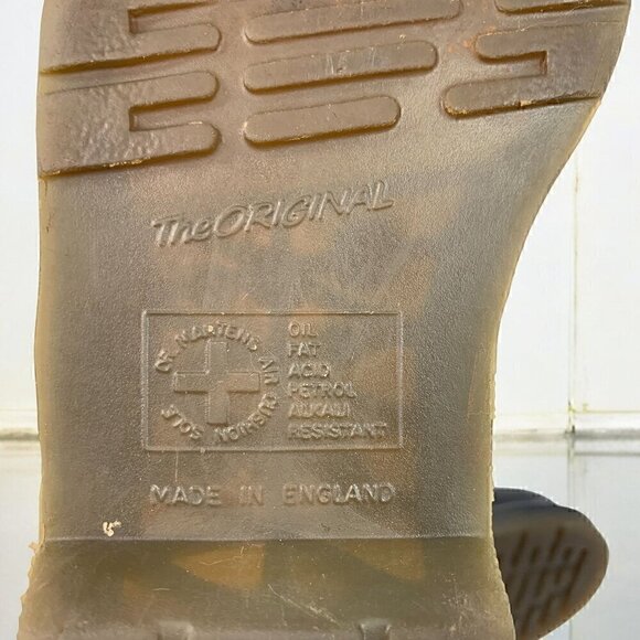 Dr. Marten's Boots Original 1460 Smooth Leather Black Men's 7 Women's 9 Unisex - Picture 11 of 12